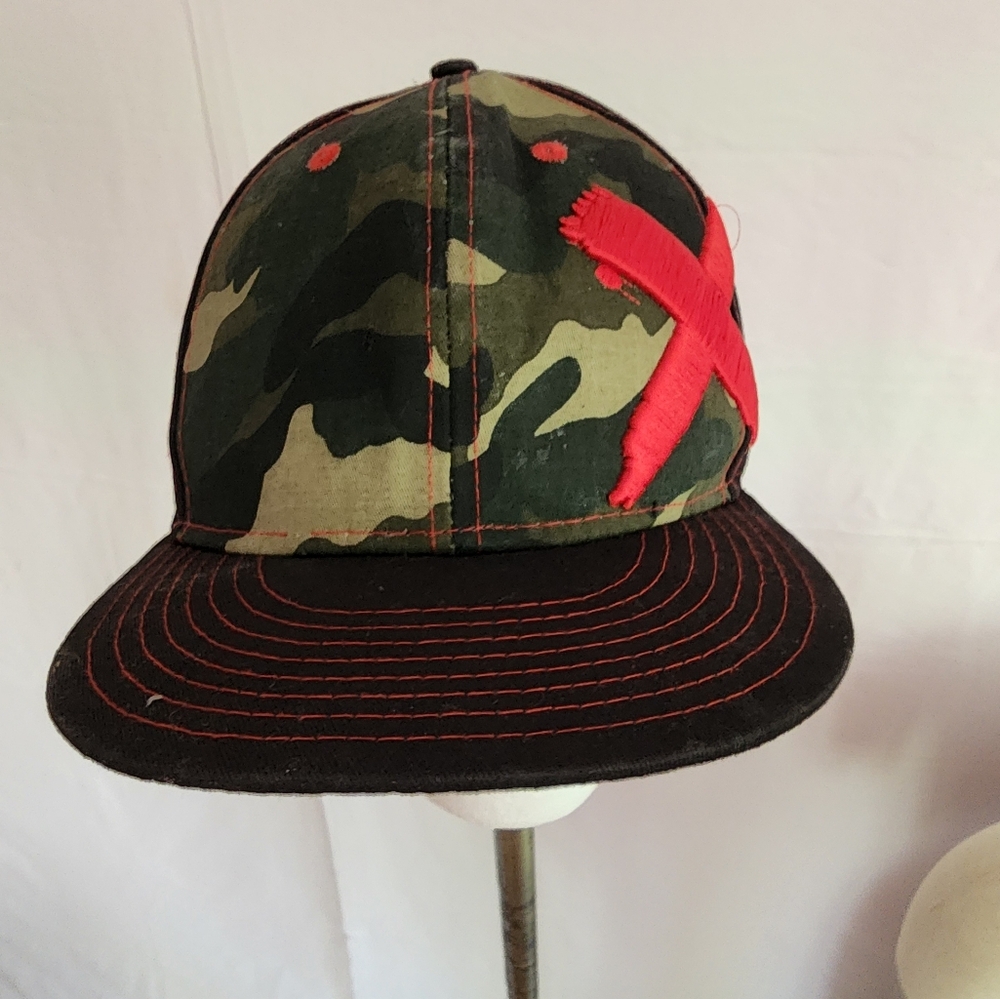 Arcade Camo Hat with Red X‎